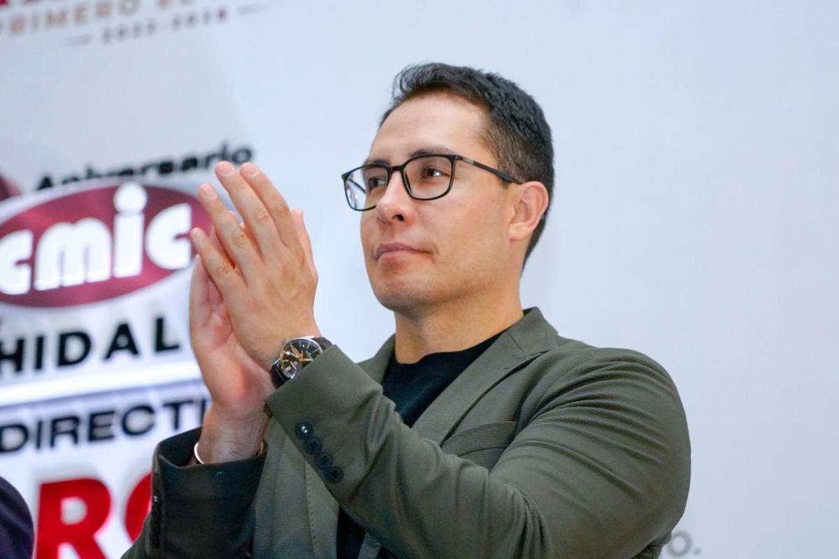 Alcalde amenaza a empleados si no le dan like a sus publicaciones