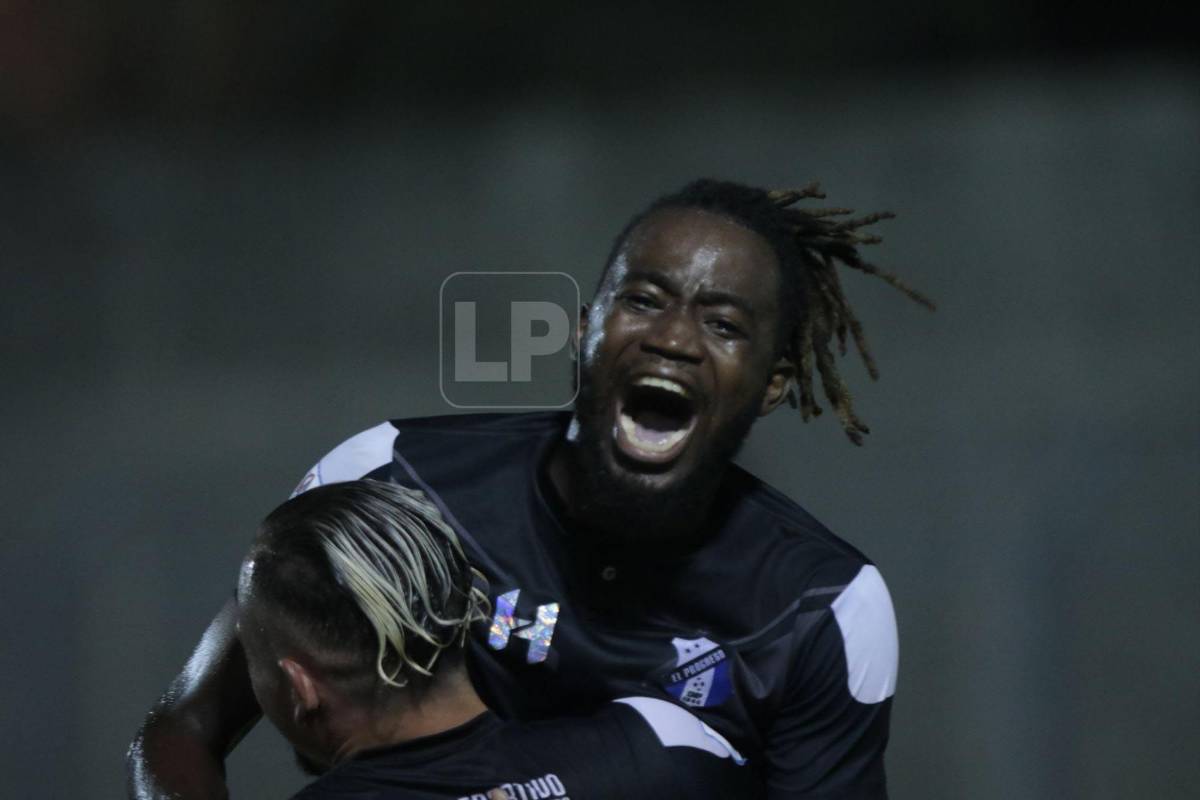 Geovany Martínez celebrando su gol.