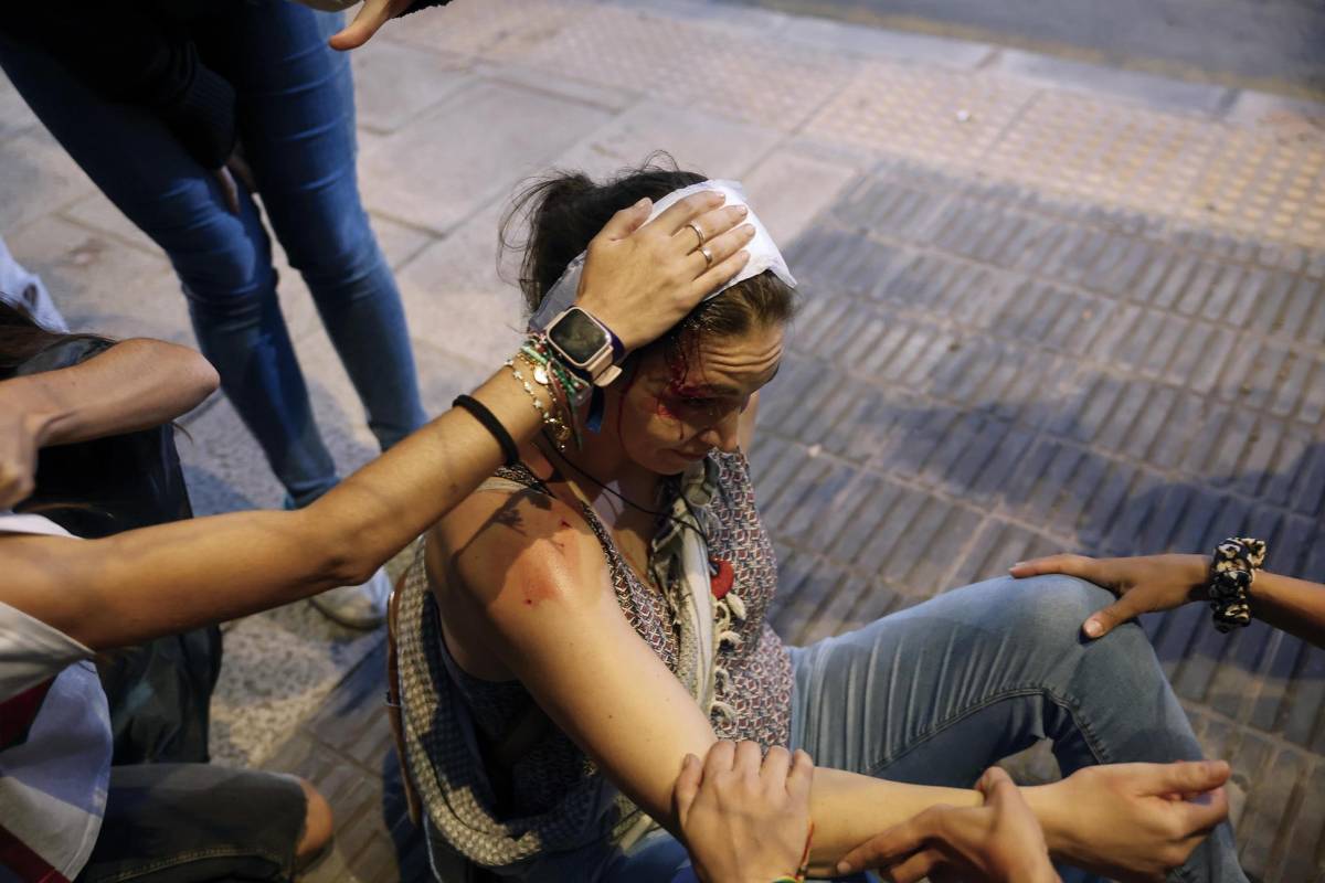 Masiva protesta en España contra el genocidio de Gaza termina en enfrentamientos y caos