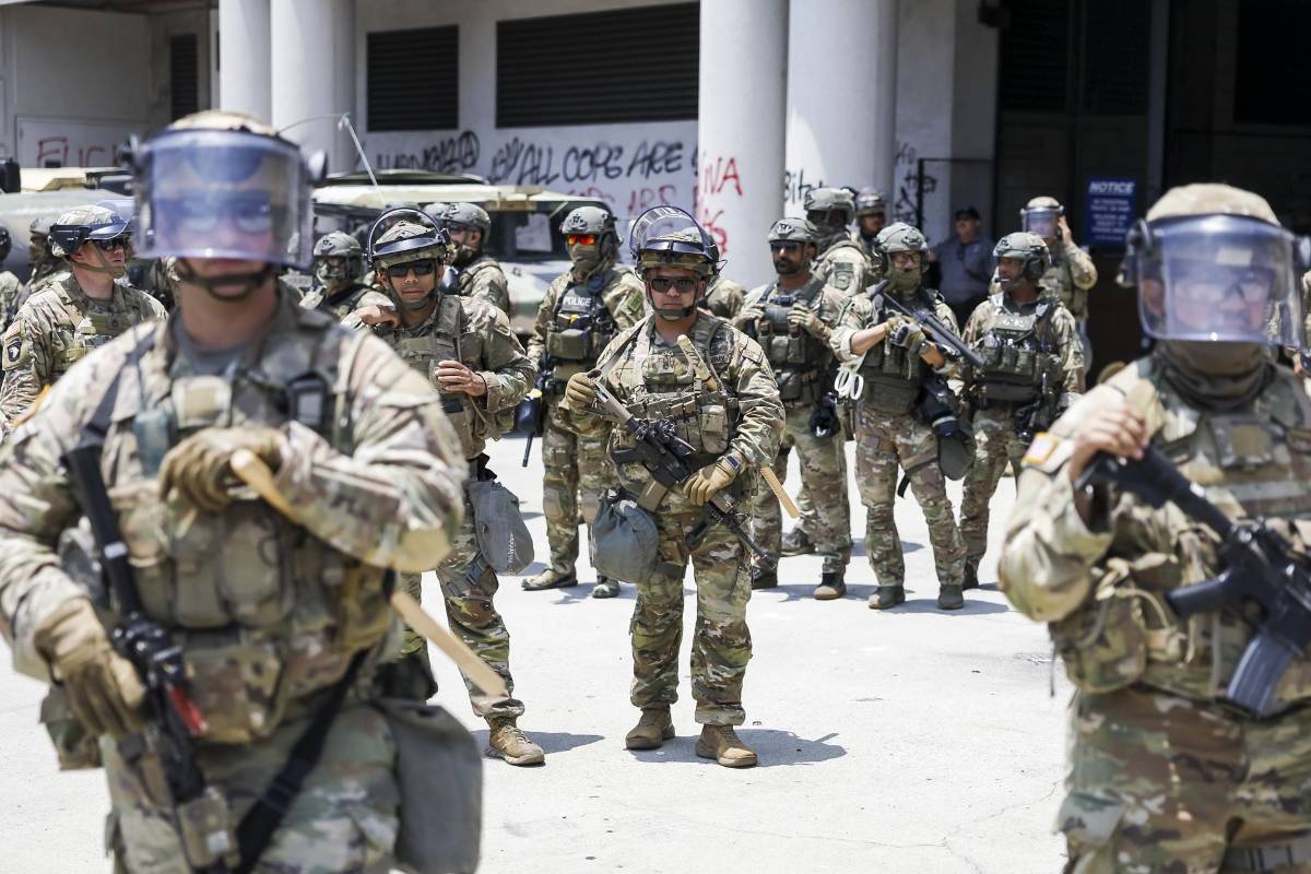 Los Ángeles militarizado: Trump envía 5,000 soldados para frenar protestas