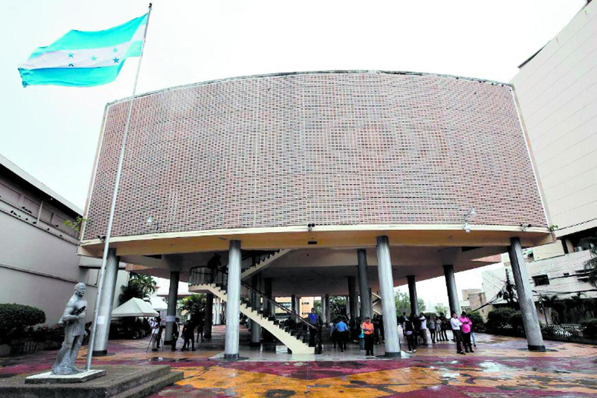 Sugieren reformar Ley Orgánica del Congreso por baja asistencia en sesiones