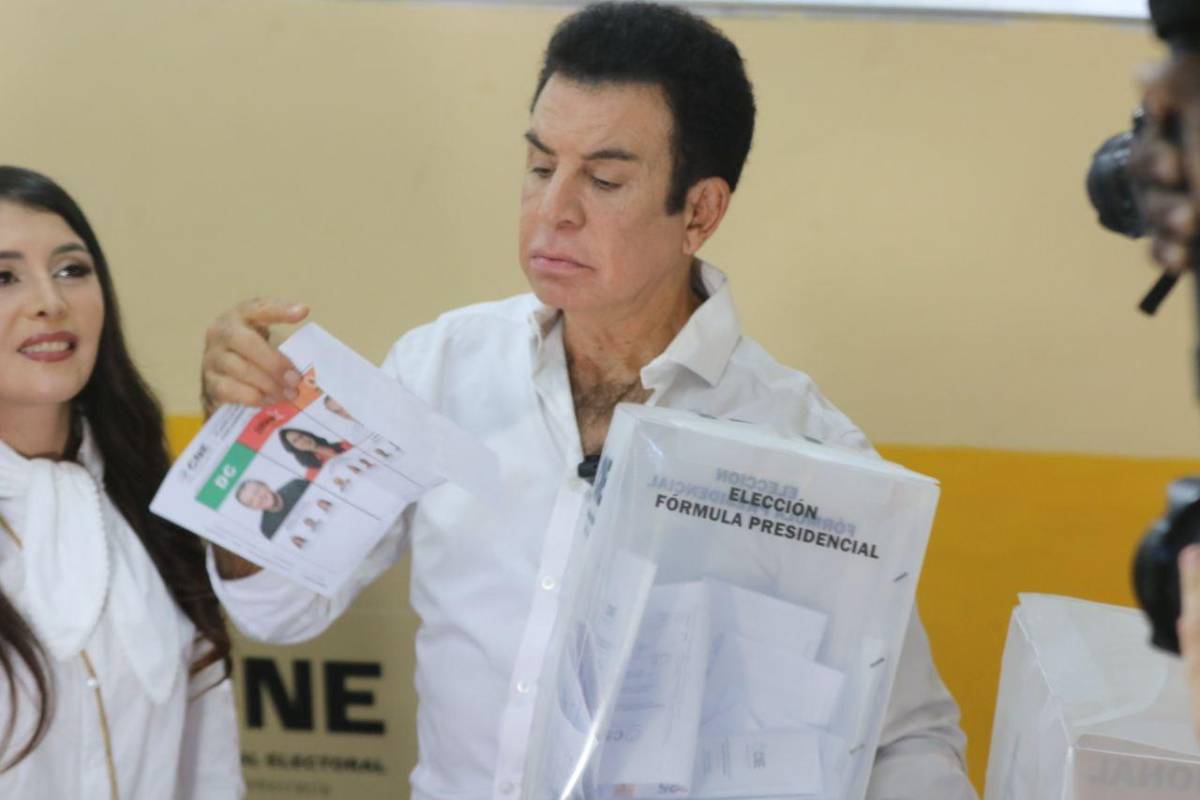 Así llegó Salvador Nasralla a ejercer el sufragio este 30 de noviembre