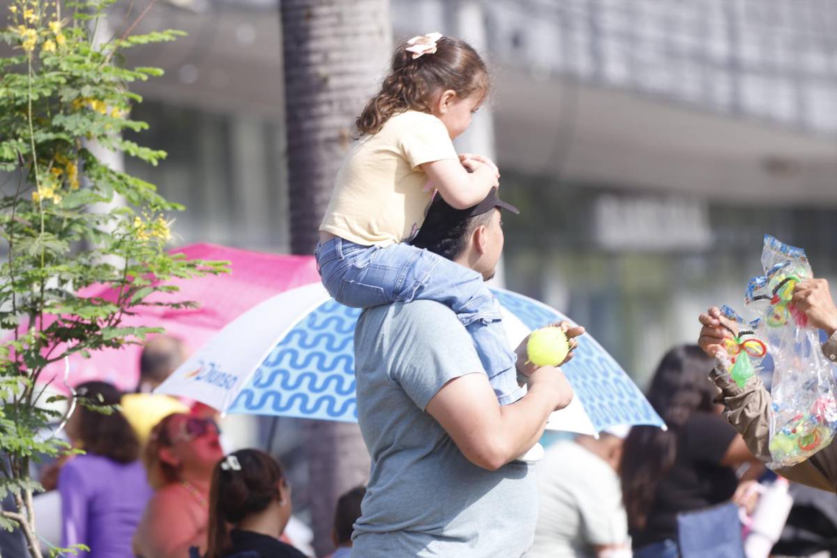 Ni la lluvia detuvo el desfile: San Pedro Sula celebra con orgullo su feria