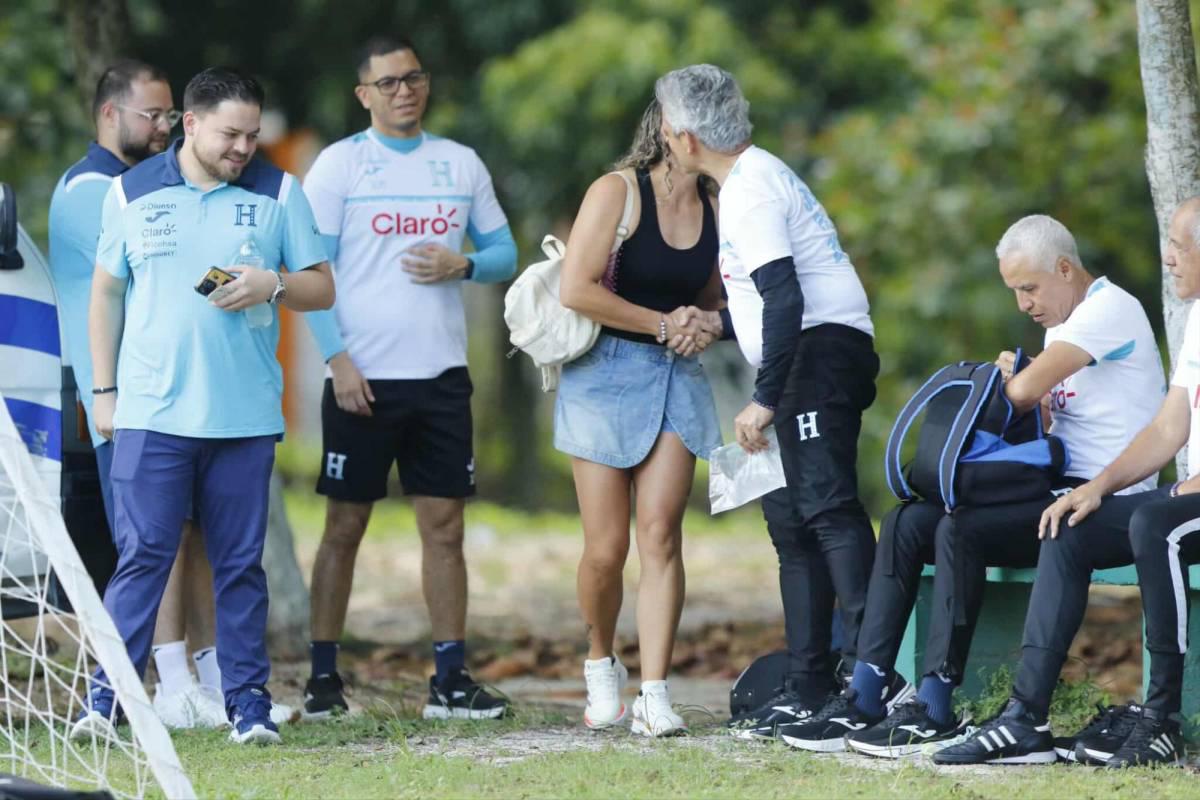 Selección de Honduras con nuevos legionarios, gesto de Palma e invitada especial
