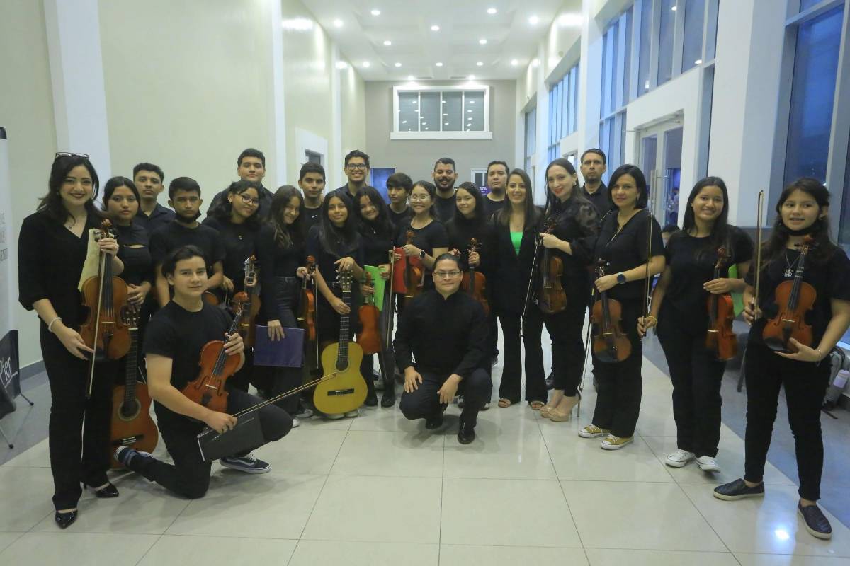 Talento y emoción en concierto “Hollywood suena Vol. 2”