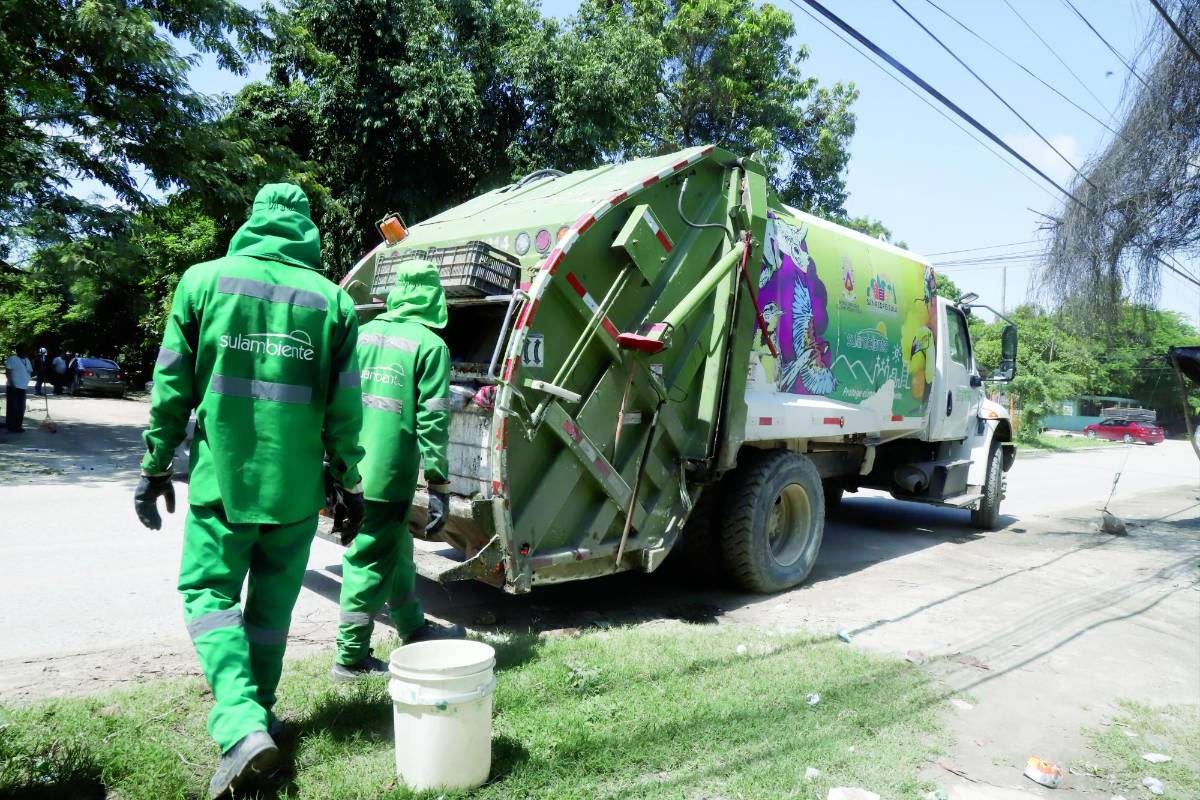 Sulambiente recolecta desechos.