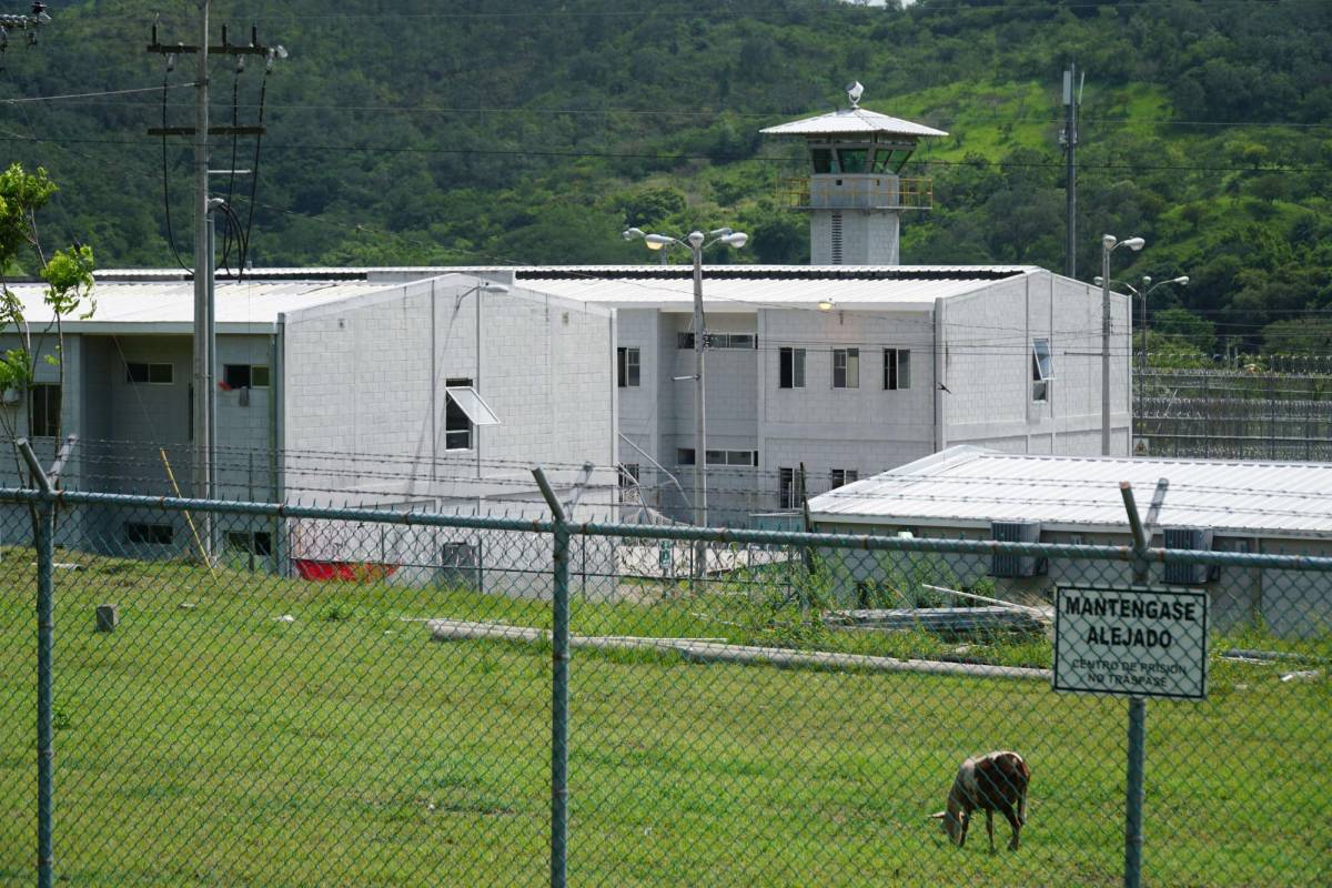 Honduras anuncia construcción de dos cárceles de máxima seguridad