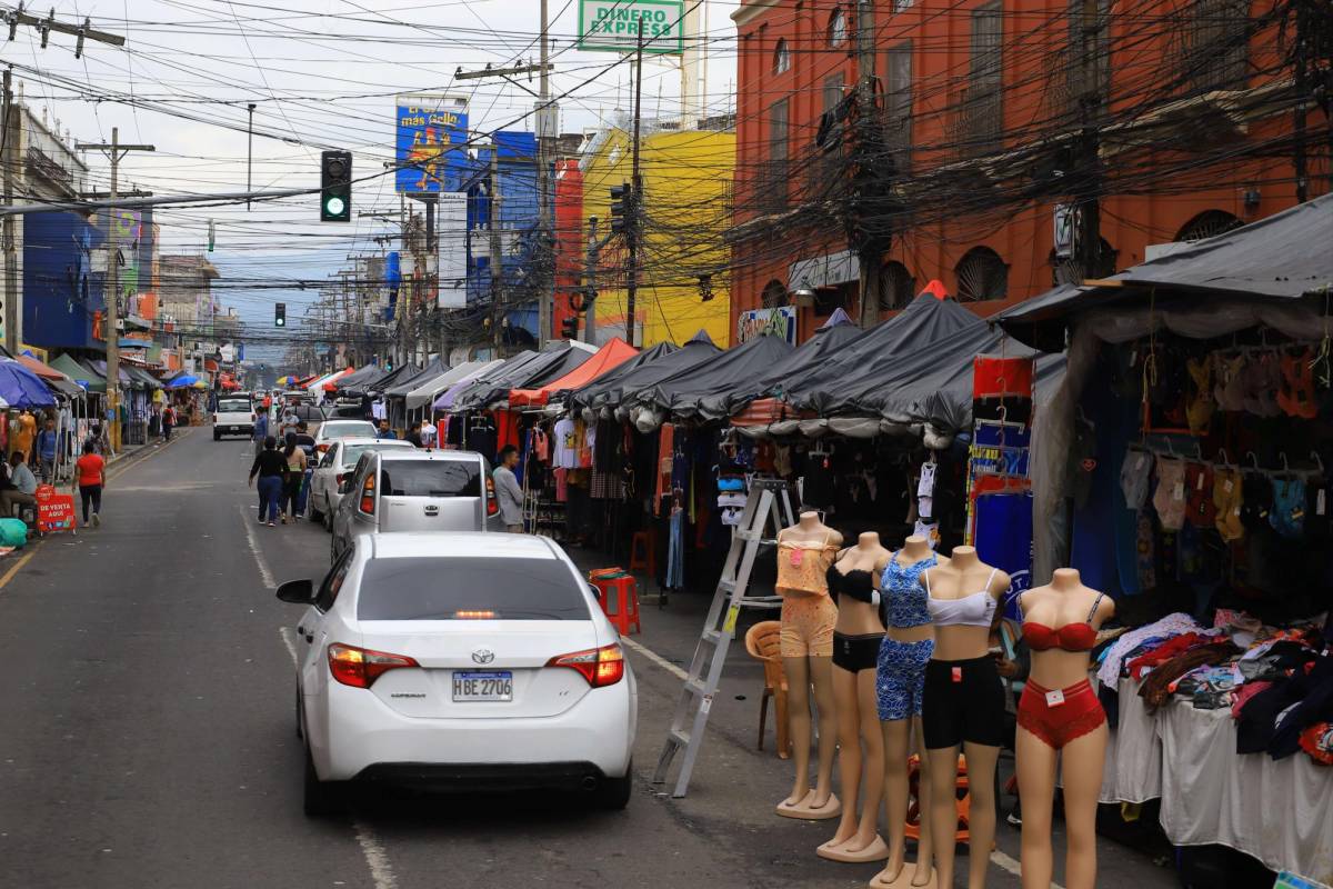 Demandan la recuperación de aceras y la peatonal de San Pedro Sula