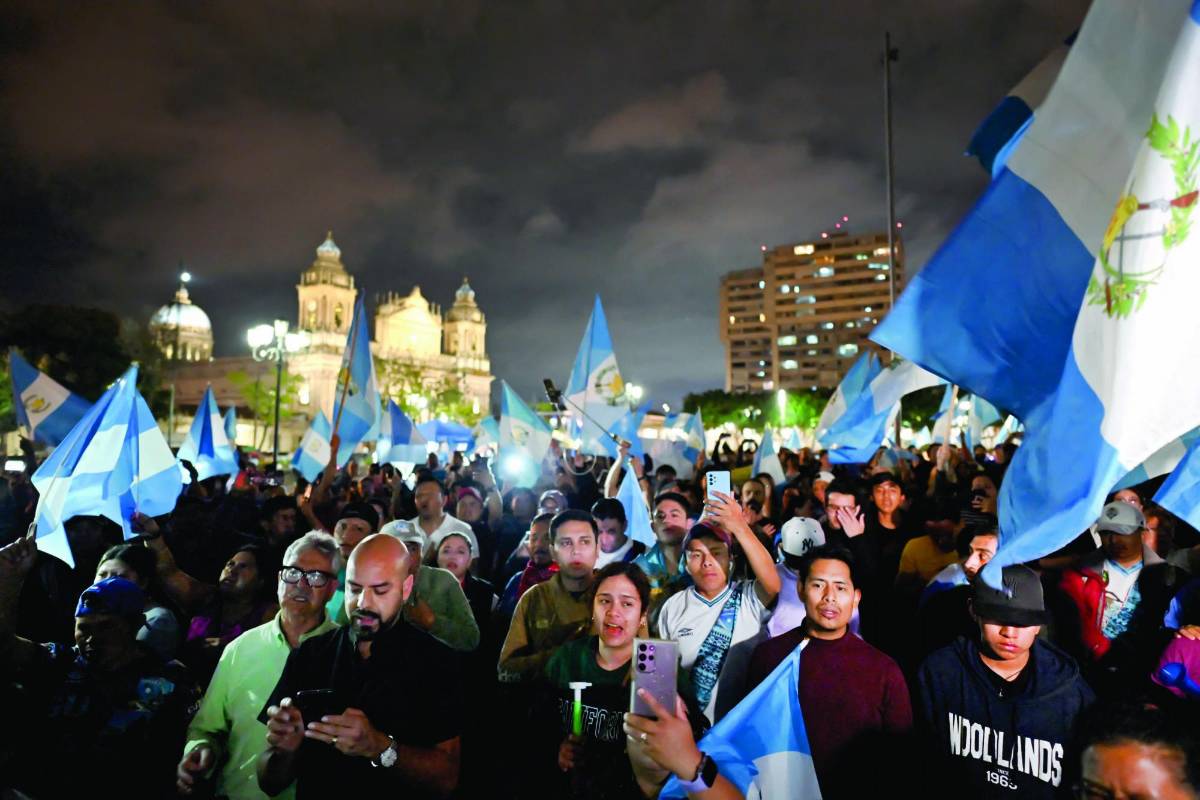 Guatemala cumple hoy seis días de paros y protestas en exigencia a la destitución de la fiscal general.