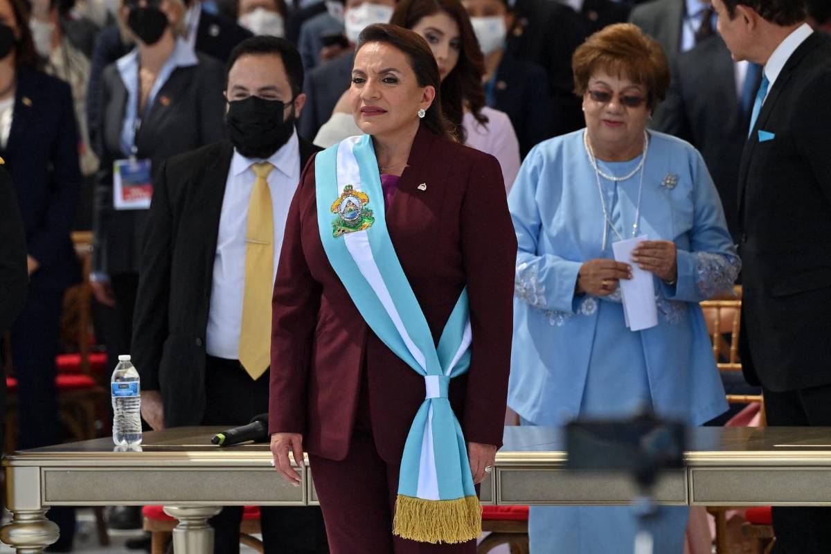 Elegancia y glamurderrochan los invitados a la toma de posesión de Xiomara Castro