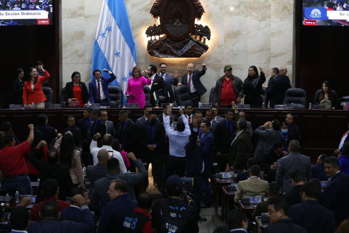 Oposición no descarta cambiar nómina para elección de fiscales