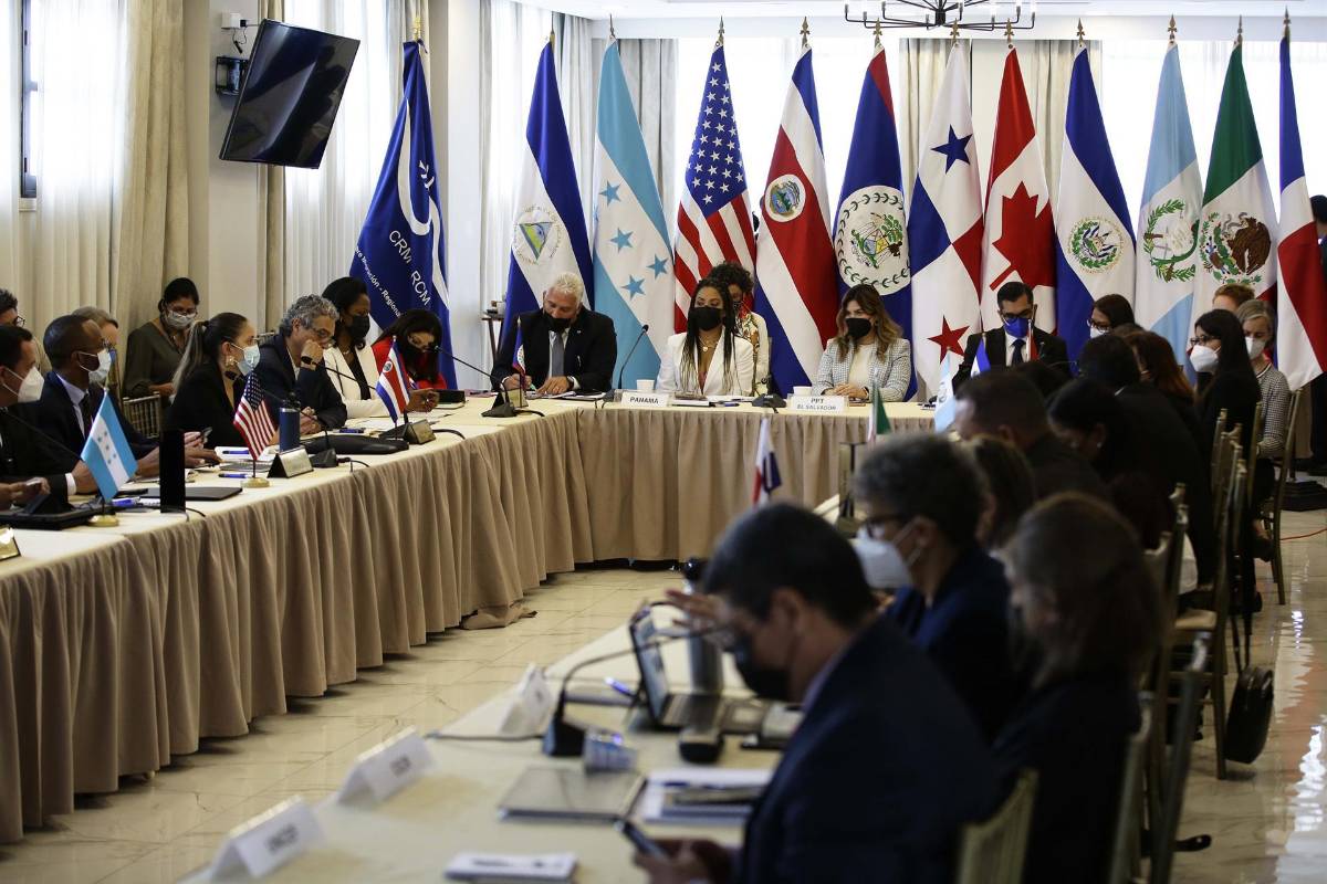 Diez países de América, preocupados por los peligros que amenaza a migrantes