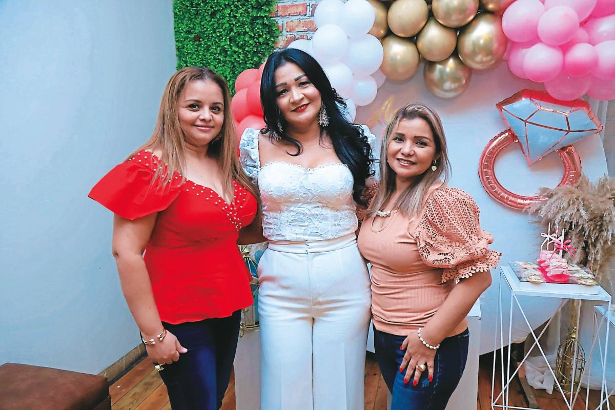 Noche femenina para festejar con la futura señora de Aragón