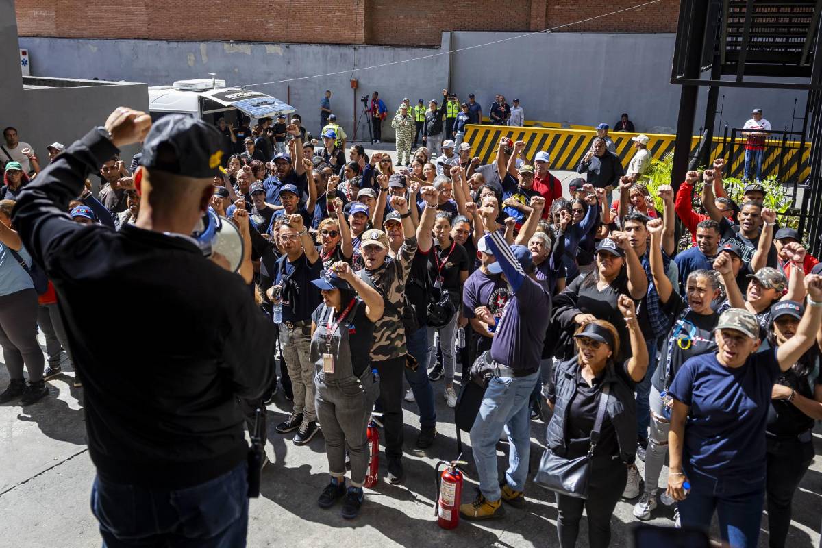 Venezolanos se preparan para responder ante conflicto armado y desastres naturales
