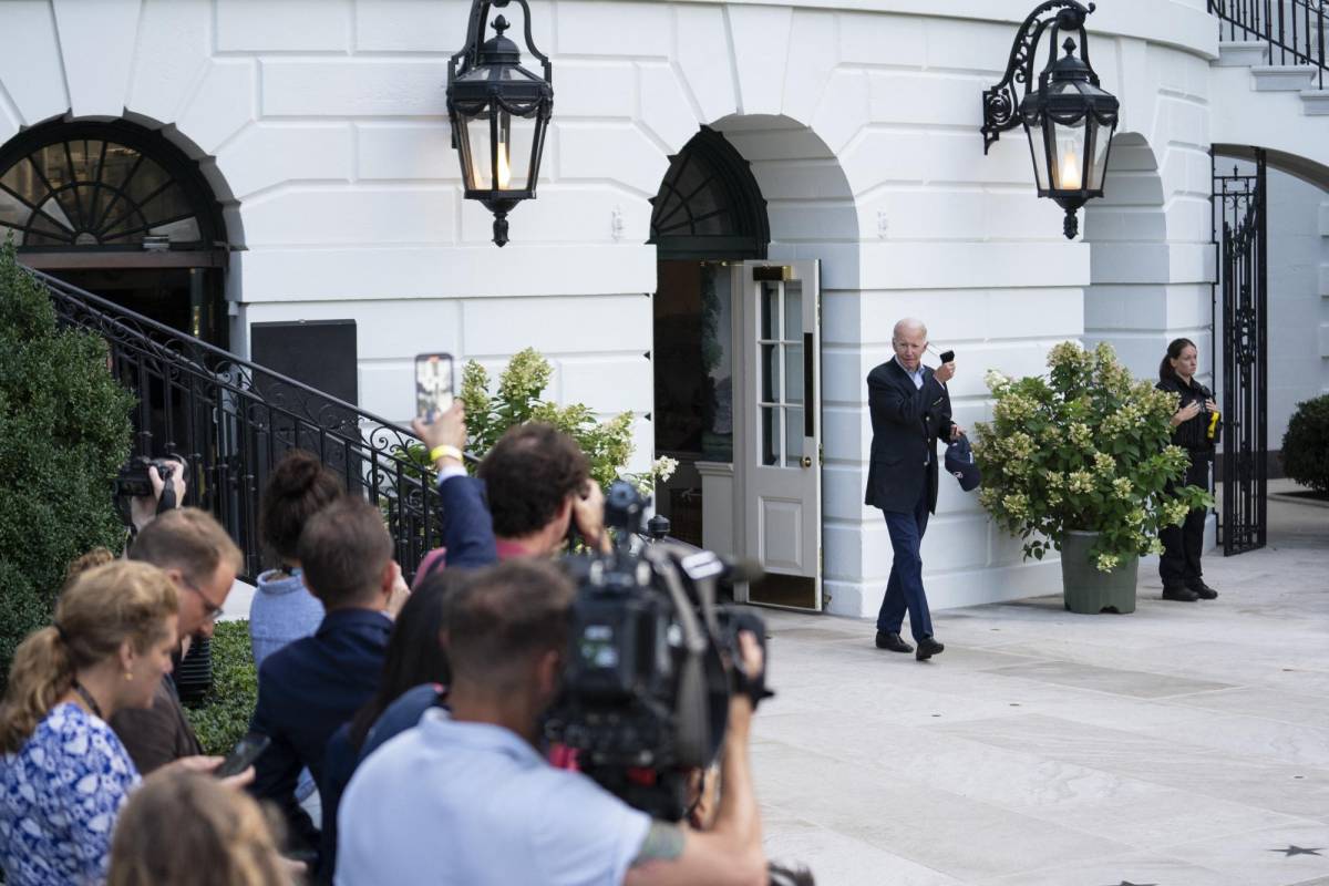 Biden sale de su aislamiento al dar negativo en una segunda prueba de covid