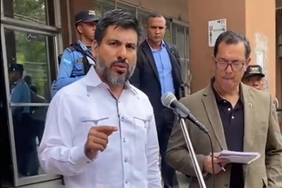 “No vamos a cuidar las espaldas de nadie”: Johel Zelaya