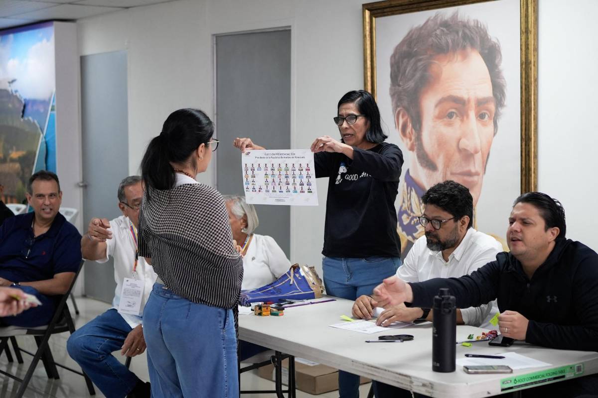 Equipo de González Urrutia denuncia veto a sus testigos electorales en algunos centros