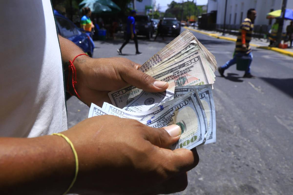 Aumento del dólar a 25.0099 lempiras: consecuencias y recomendaciones