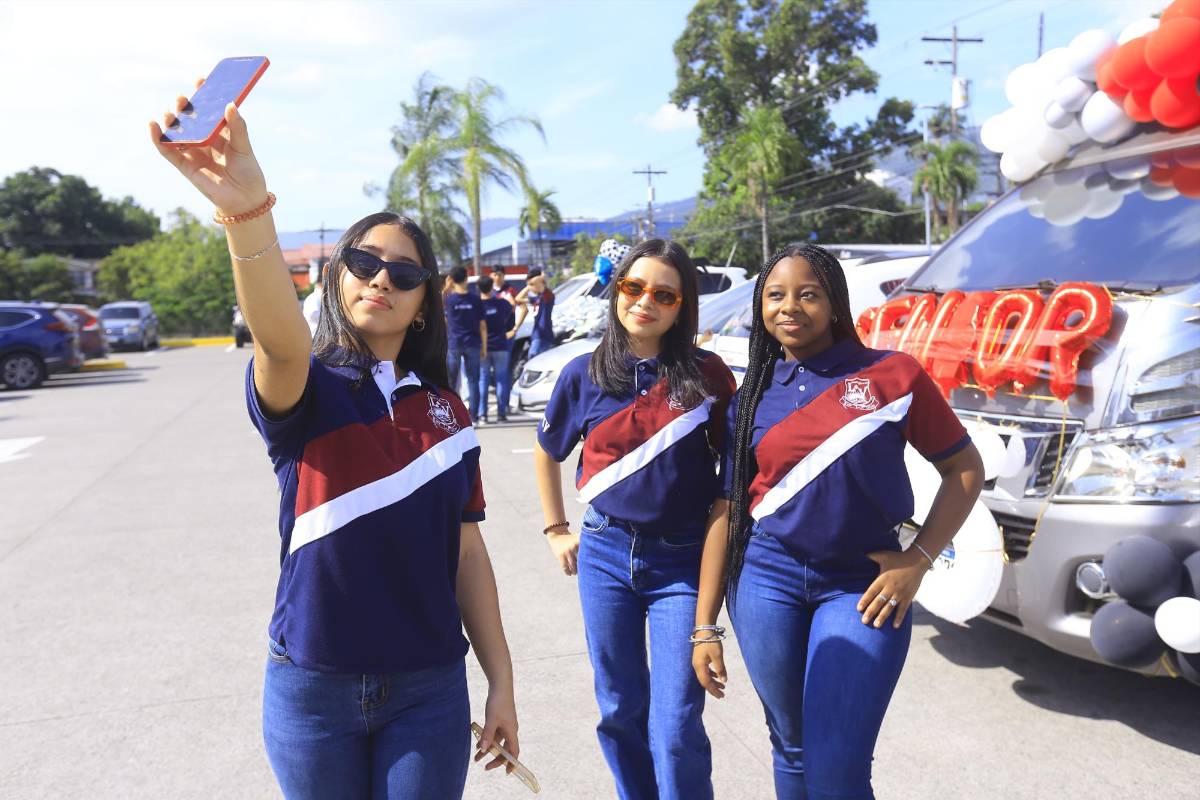 Seniors de Light and Vision celebran su entrada