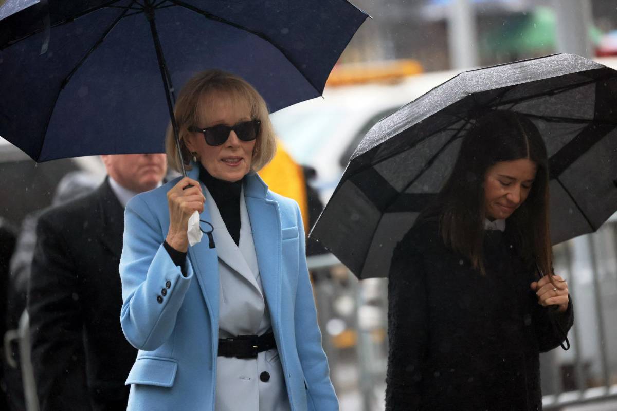 La escritora estadounidense E. Jean Carroll busca una compensación de 10 millones de dólares por difamación.