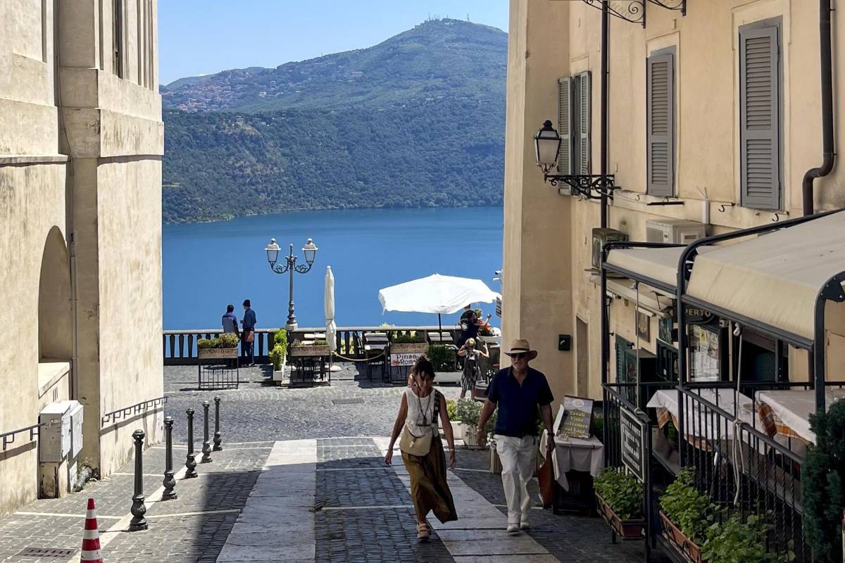 Castel Gandolfo: así es la lujosa villa donde vacaciona el Papa