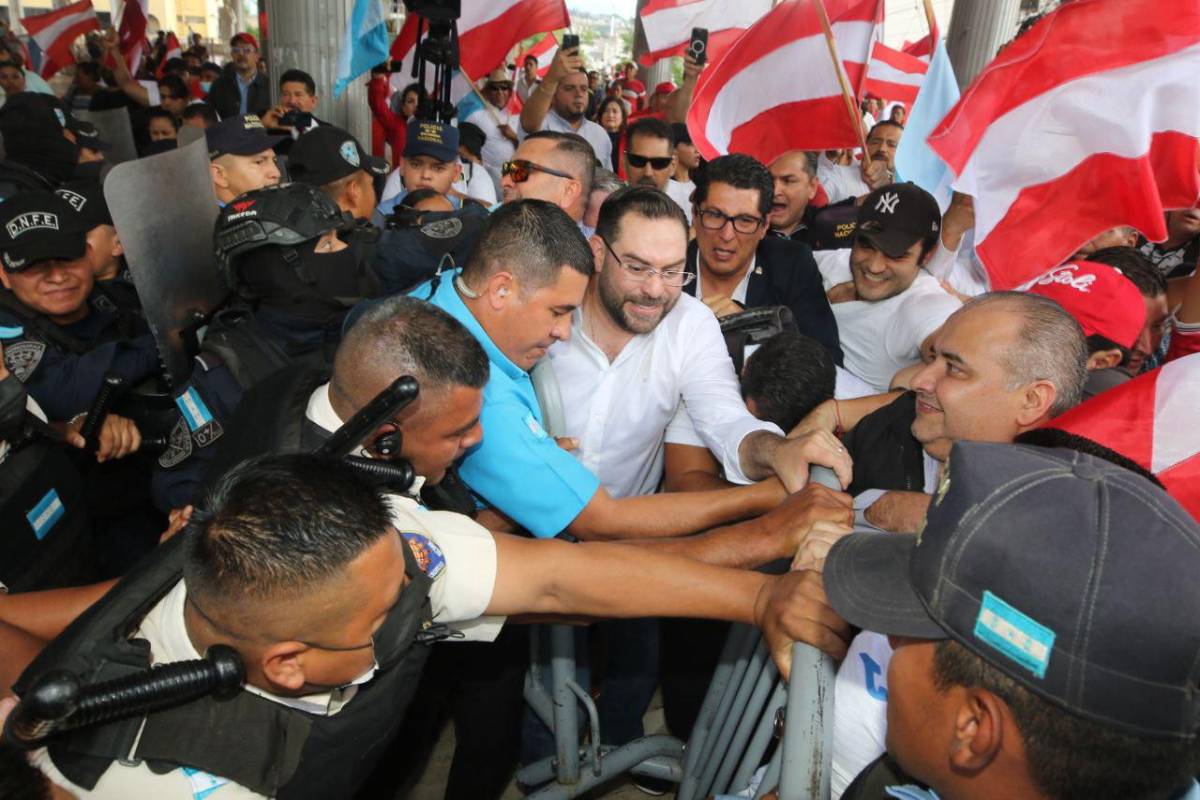 Toletazos y Cálix en el centro del caos: esto originó el zafarrancho en el CN