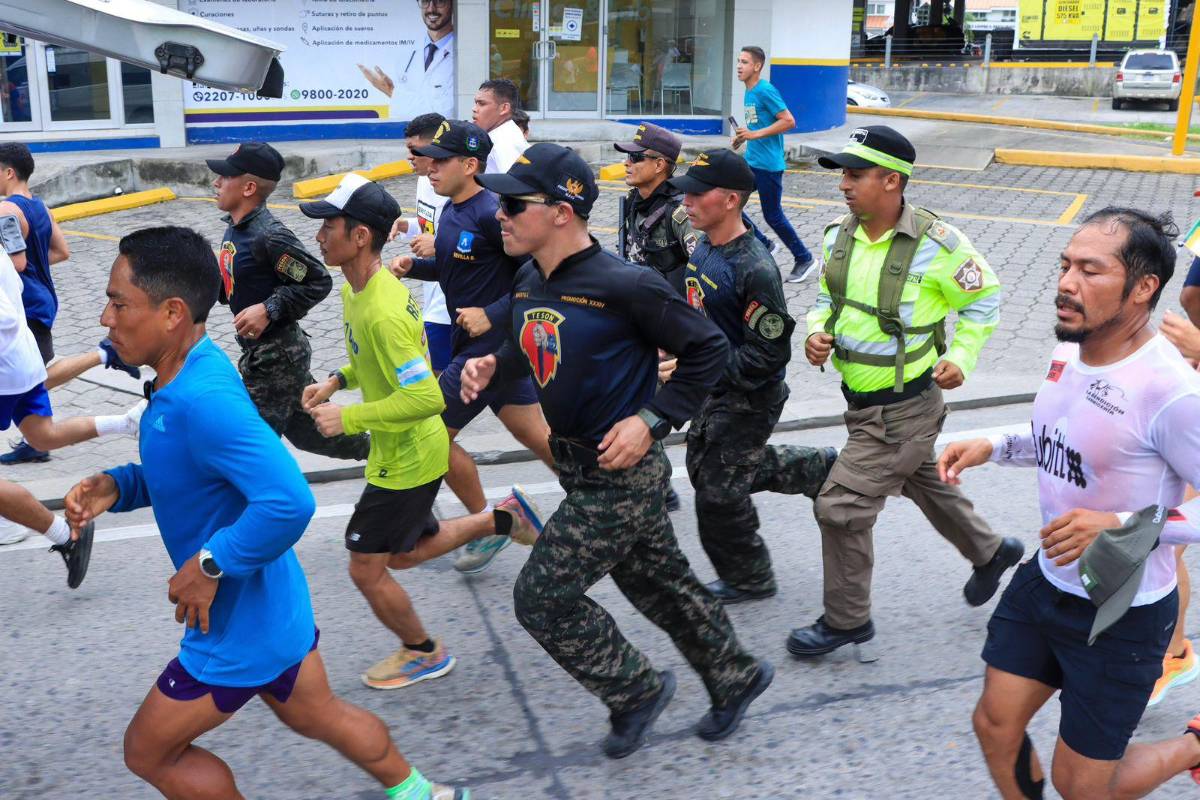 La tarde del sábado, Shin inauguró la escuela número 77 en la colonia Jesús de Nazareth de Dos Caminos, Villanueva.