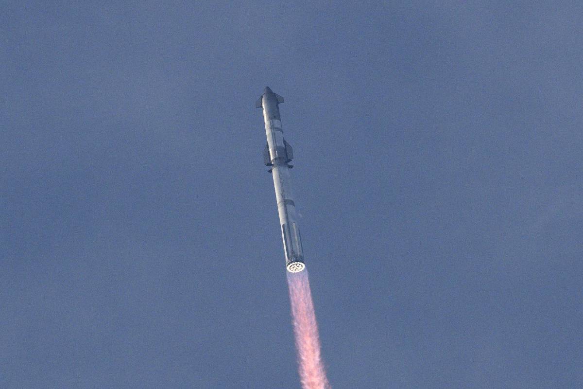 El enorme cohete Starship de SpaceX despega con éxito desde Texas en la tercera prueba