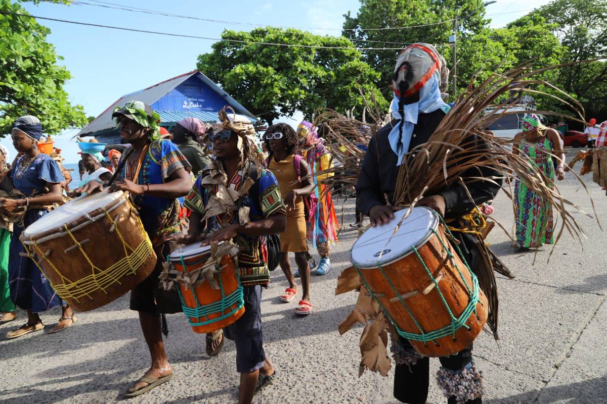 Imágenes: garífunas recrean su llegada a Honduras hace 228 años