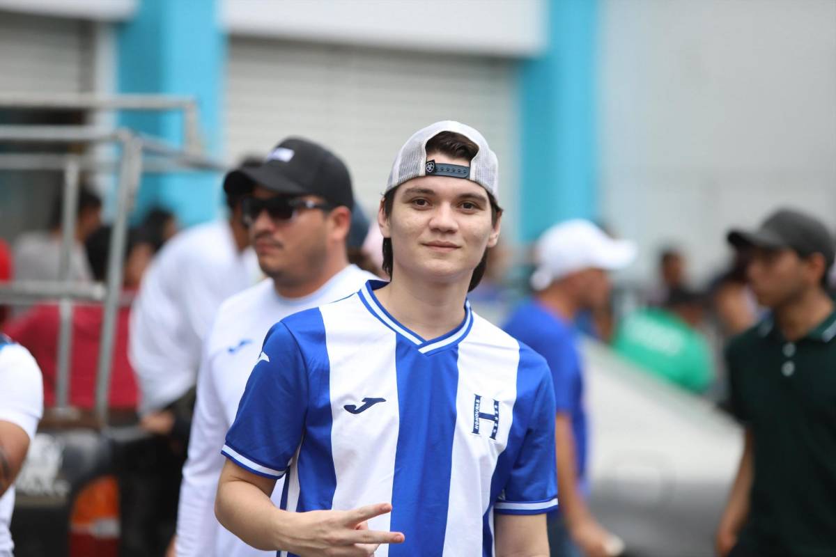 Euforia en San Pedro Sula: multitudes llegan al estadio Francisco Morazán