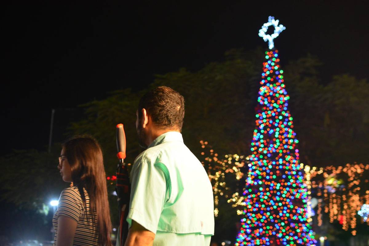 Así fue la increíble inauguración de la villa navideña en el Monumento a la Madre