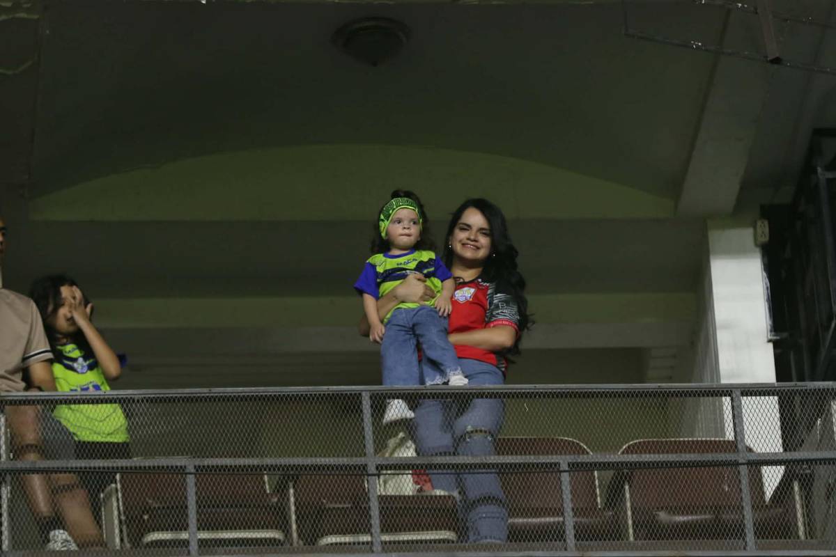Motagua amarga al Olancho, nueva polémica, beso y lindas chicas en el Nacional