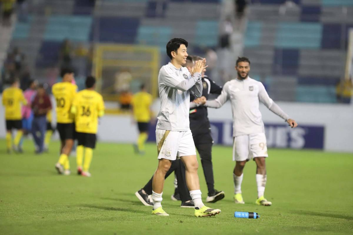 El inesperado inconveniente que tuvo LAFC y Son para salir; crack sufrió problema