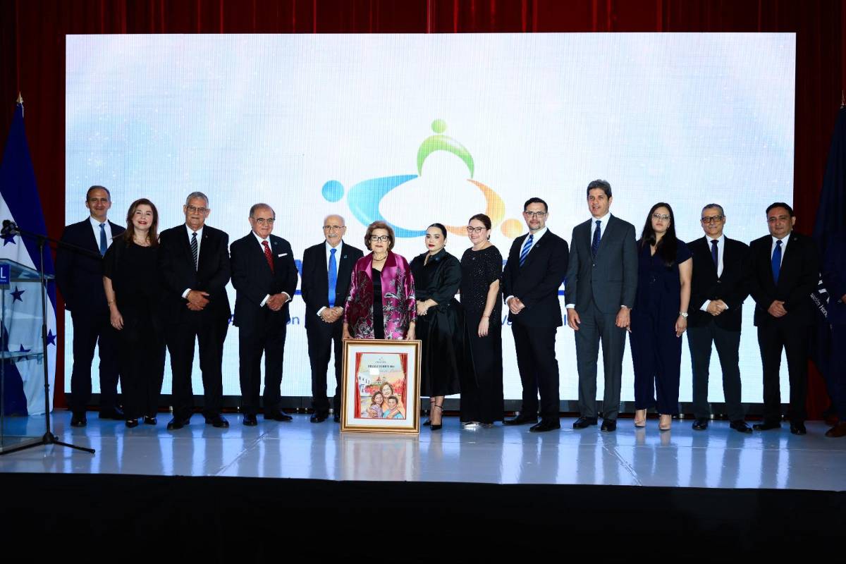 Valmoral honra el legado solidario y cultural de Elena Durón de Larios