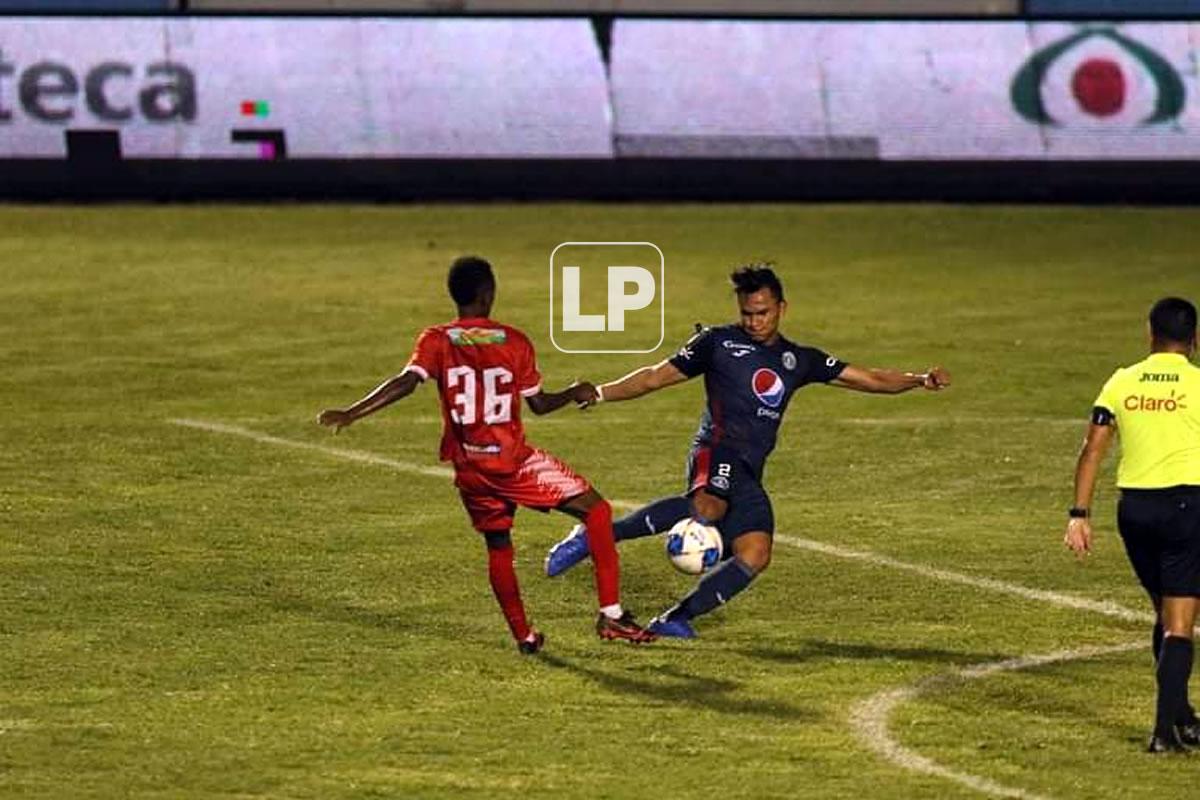 Con este derechazo marcó su golazo Denil Maldonado ante Real Sociedad.