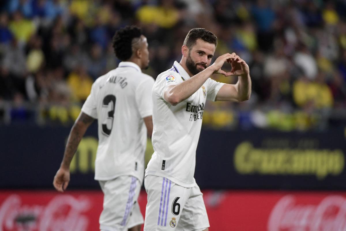 Nacho Fernández celebrando su gol para la apertura del marcador del Real Madrid.