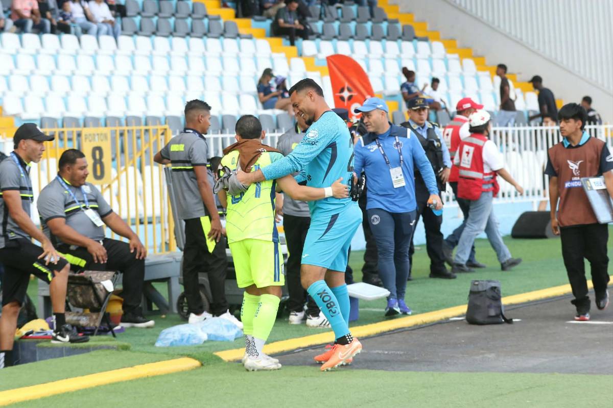Motagua amarga al Olancho, nueva polémica, beso y lindas chicas en el Nacional
