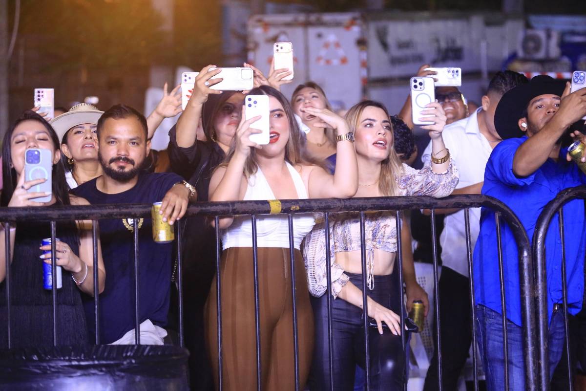 Luis Ángel El Flaco y Conjunto Primavera protagonizan tremenda fiesta romántica