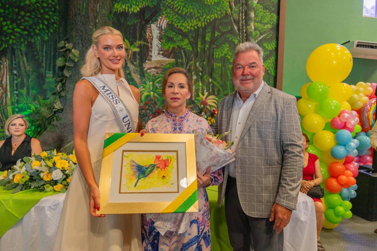 Así estuvo la visita de Miss Universo 2024 al museo El Pequeño Sula