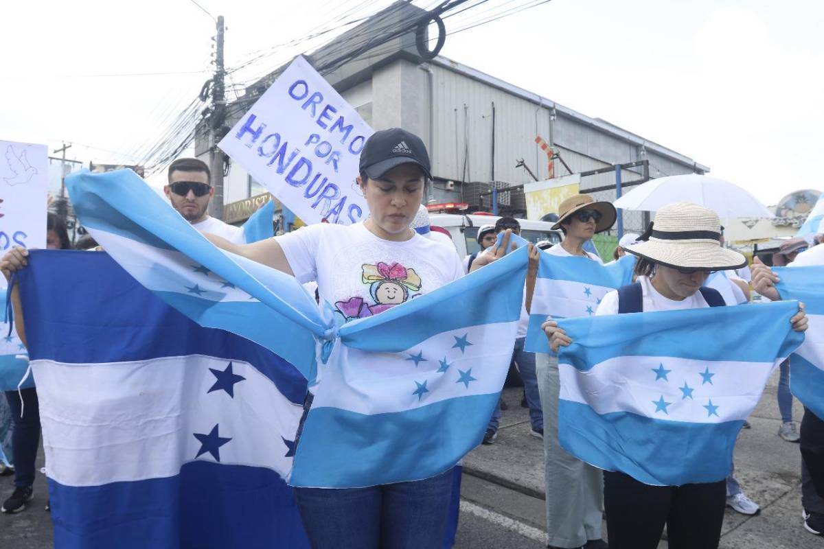Impactantes imágenes de la caminata de oración en San Pedro Sula