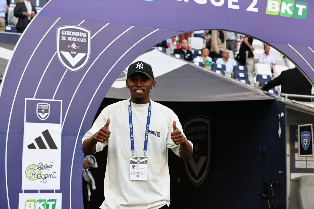 Alberth Elis fue sorprendido por afición del Burdeos