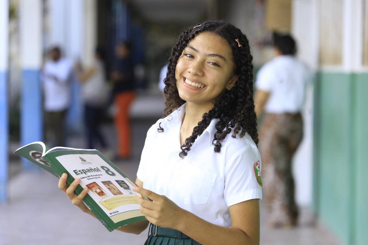Ellas son las seis mejores estudiantes del Instituto Patria de La Lima