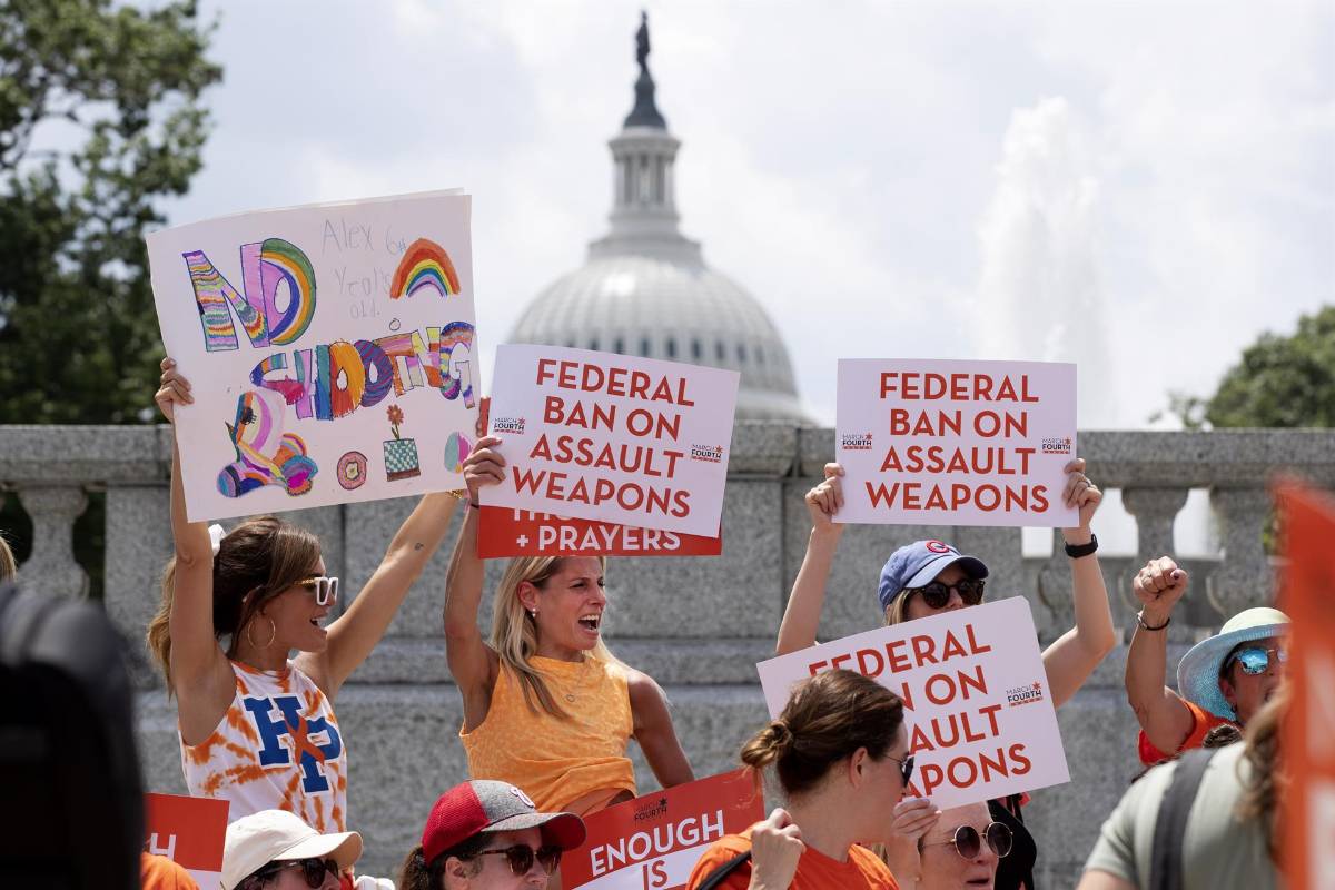 La Cámara Baja de EEUU apoya prohibir las armas de asalto