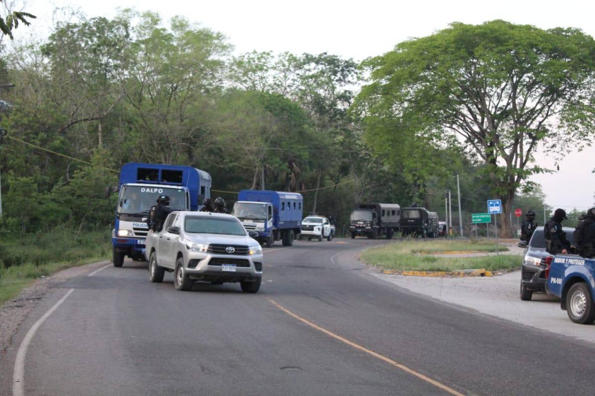Un enorme contingente policial se desplazó hacia El Pozo para intervenir la prisión de “máxima” seguridad.