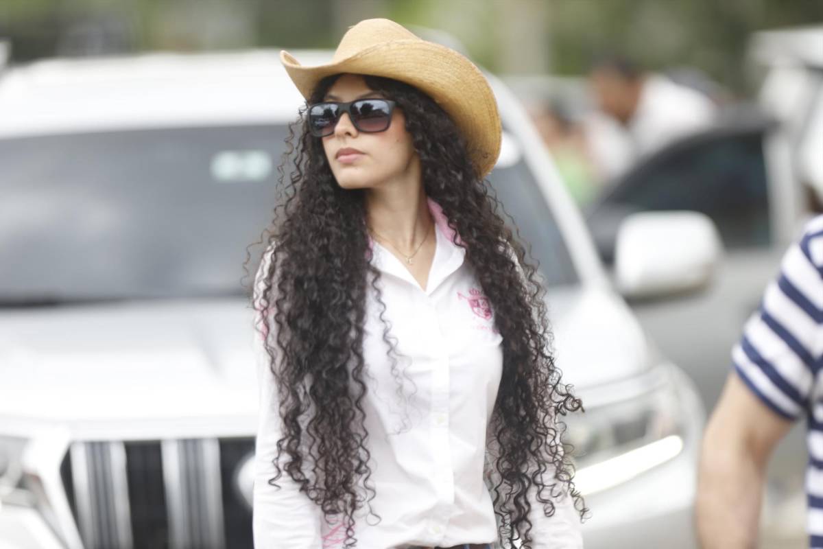 Ambiente, color y tradición: así luce el desfile hípico en San Pedro Sula