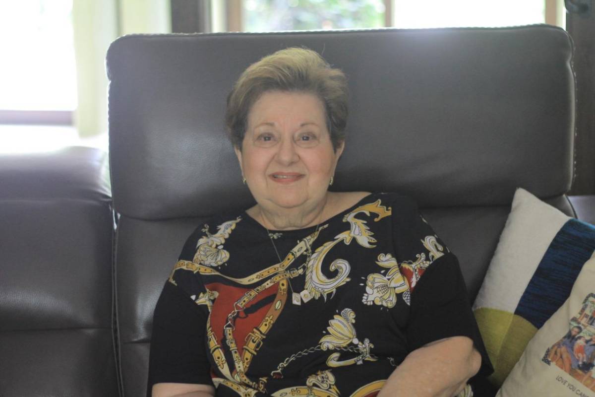 Doña Martha de Larach.