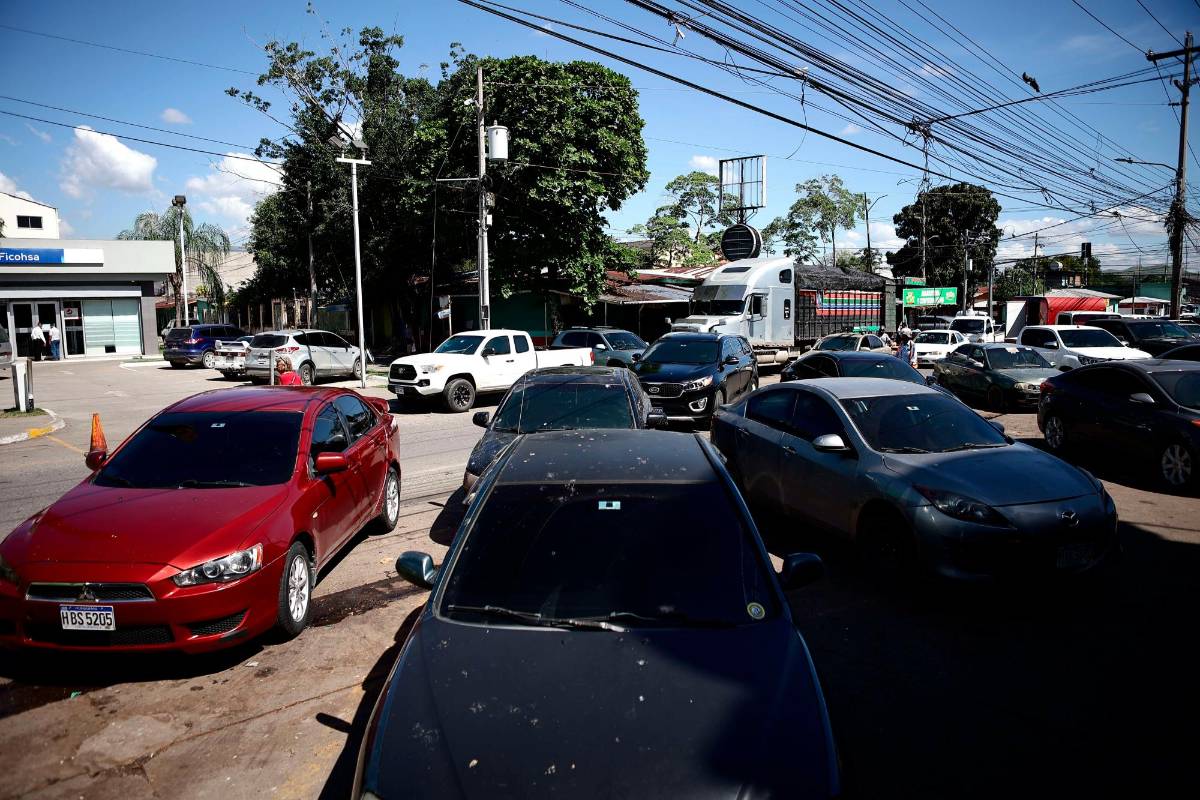 Piden ordenamiento vial en la 7 calle de San Pedro Sula