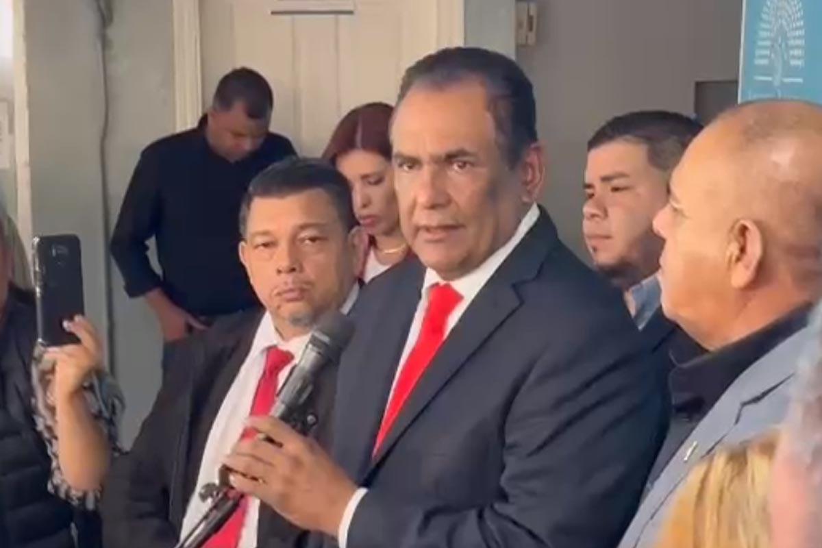 Mario Segura sigue como jefe de bancada del Partido Liberal