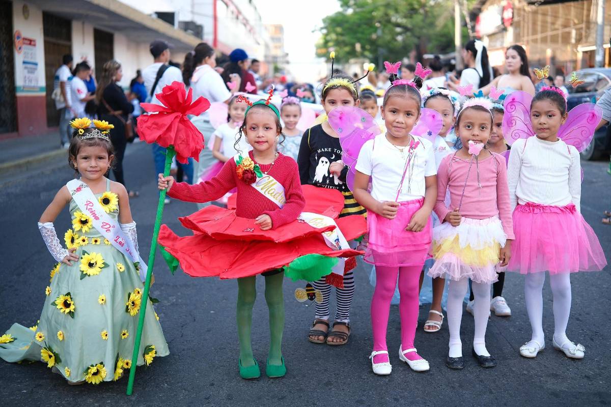 La bella Valentina se robó los corazones y los aplausos en los desfiles de San Pedro Sula