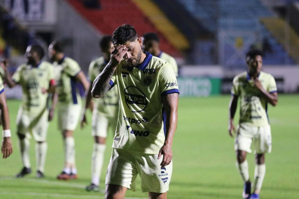 Motagua celebra, exOlimpia presente y las lindas chicas que enamoraron en el Nacional